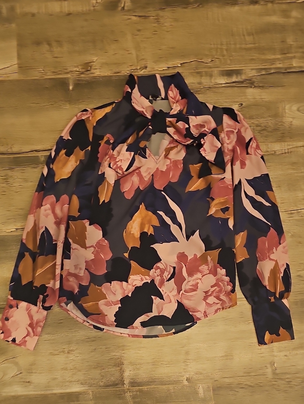 RW&CO. Navy Floral Tie-Neck Blouse with Pink Accents Size XS Business Casual